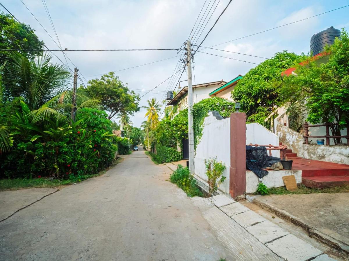 Surfing Guest House Матара Екстериор снимка